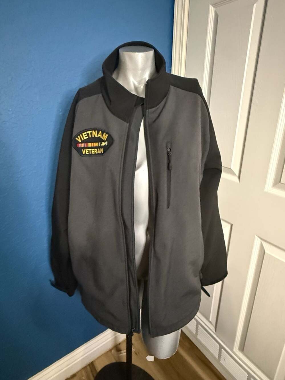 Kirkland Signature XL Vietnam Veteran Jacket Military Airlift Command USAF Patch